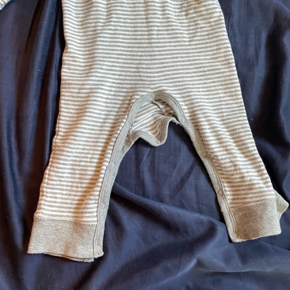 PRIMARY HOODED PLAYSUIT 🌈 - Picture 4 of 4